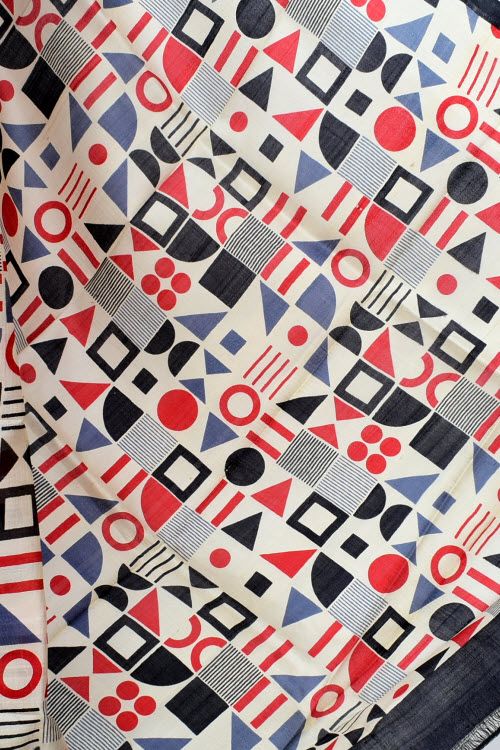 Grey-Black Double Knitted Handloom Pure Silk Saree