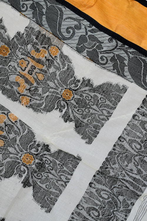 Off White Handwoven Tant Cotton Saree 17108