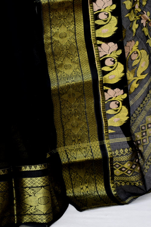 Black Handwoven Tant Cotton Saree 17141