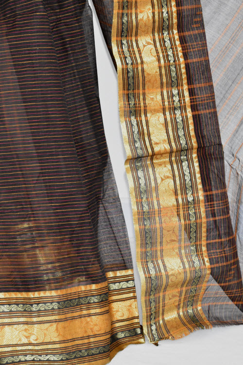 Black Handwoven Tant Cotton Saree 17359