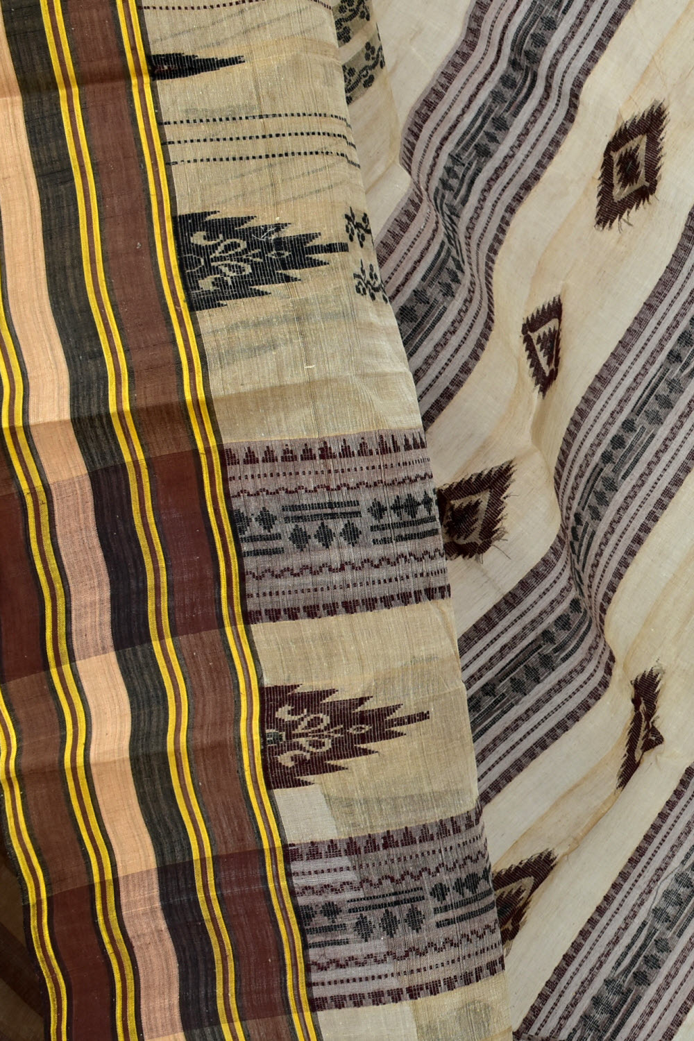 Fawn-Magenta Handwoven Tant Cotton Saree 17476