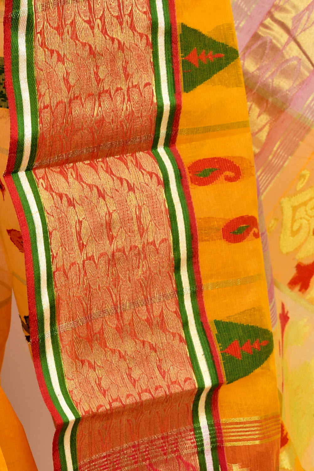 Turmeric Yellow Handwoven Tant Cotton Saree 17491