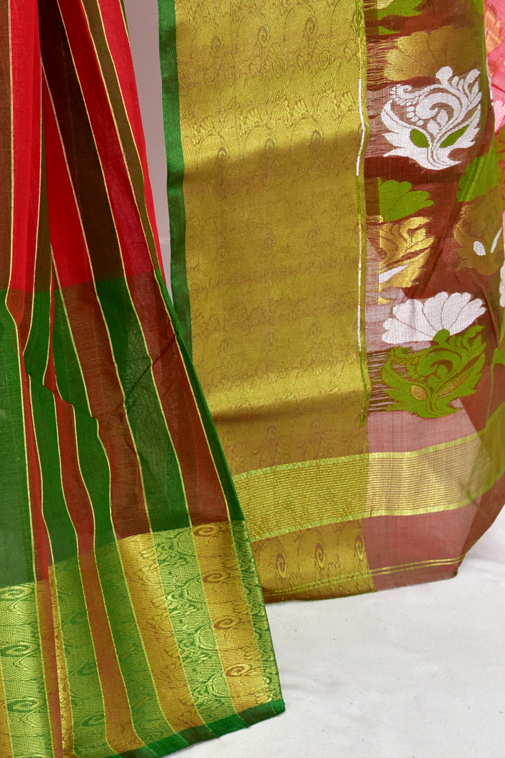 Red-Green Handwoven Tant Cotton Saree 17520