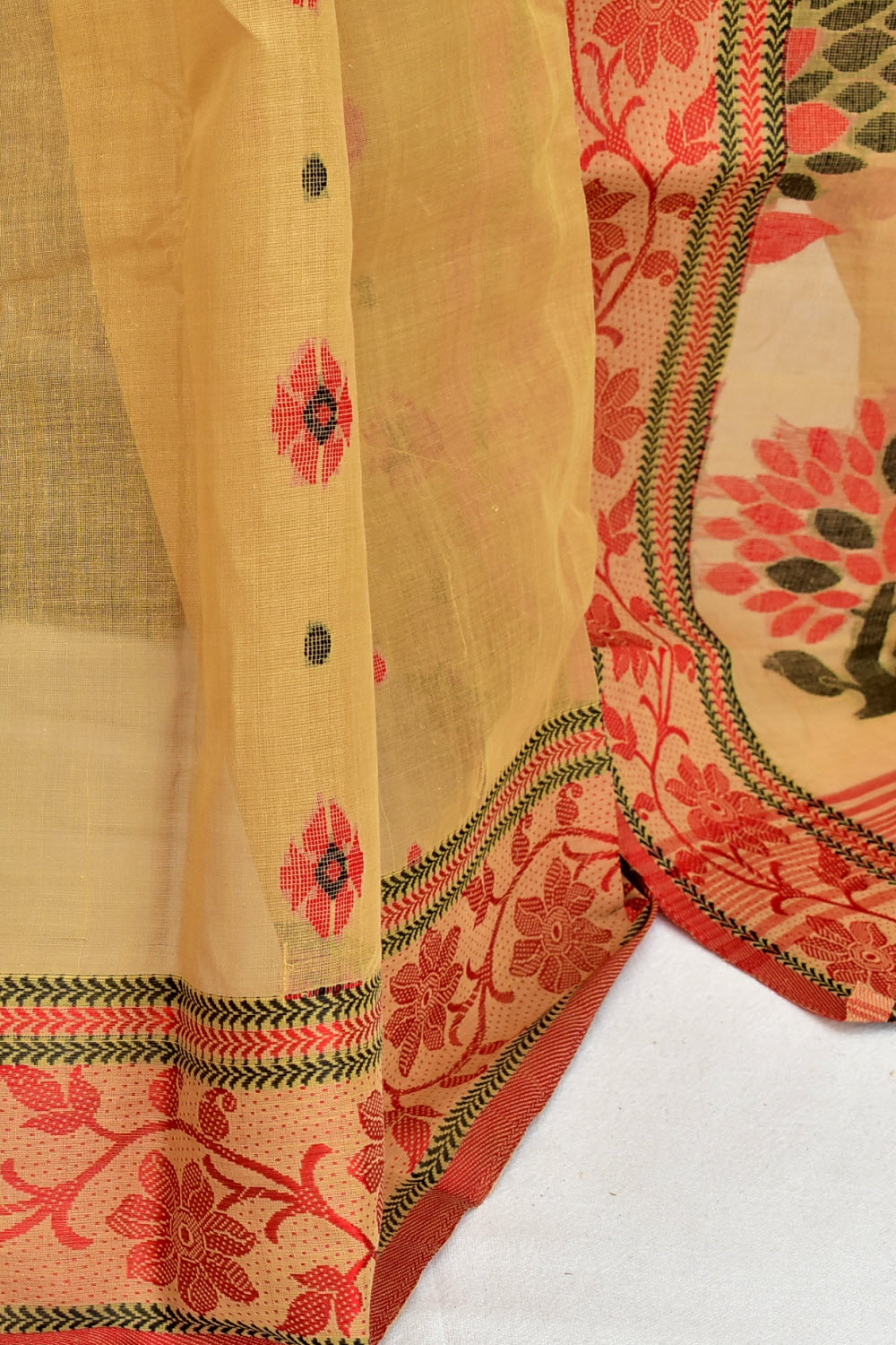 Fawn-Red Handloom Tant Cotton Saree