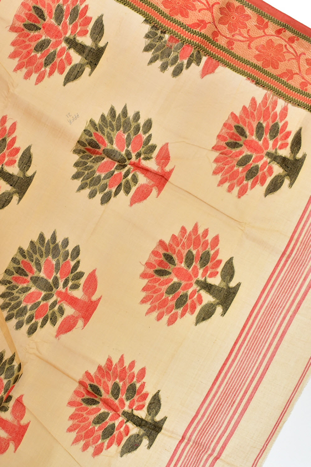 Fawn-Red Handloom Tant Cotton Saree