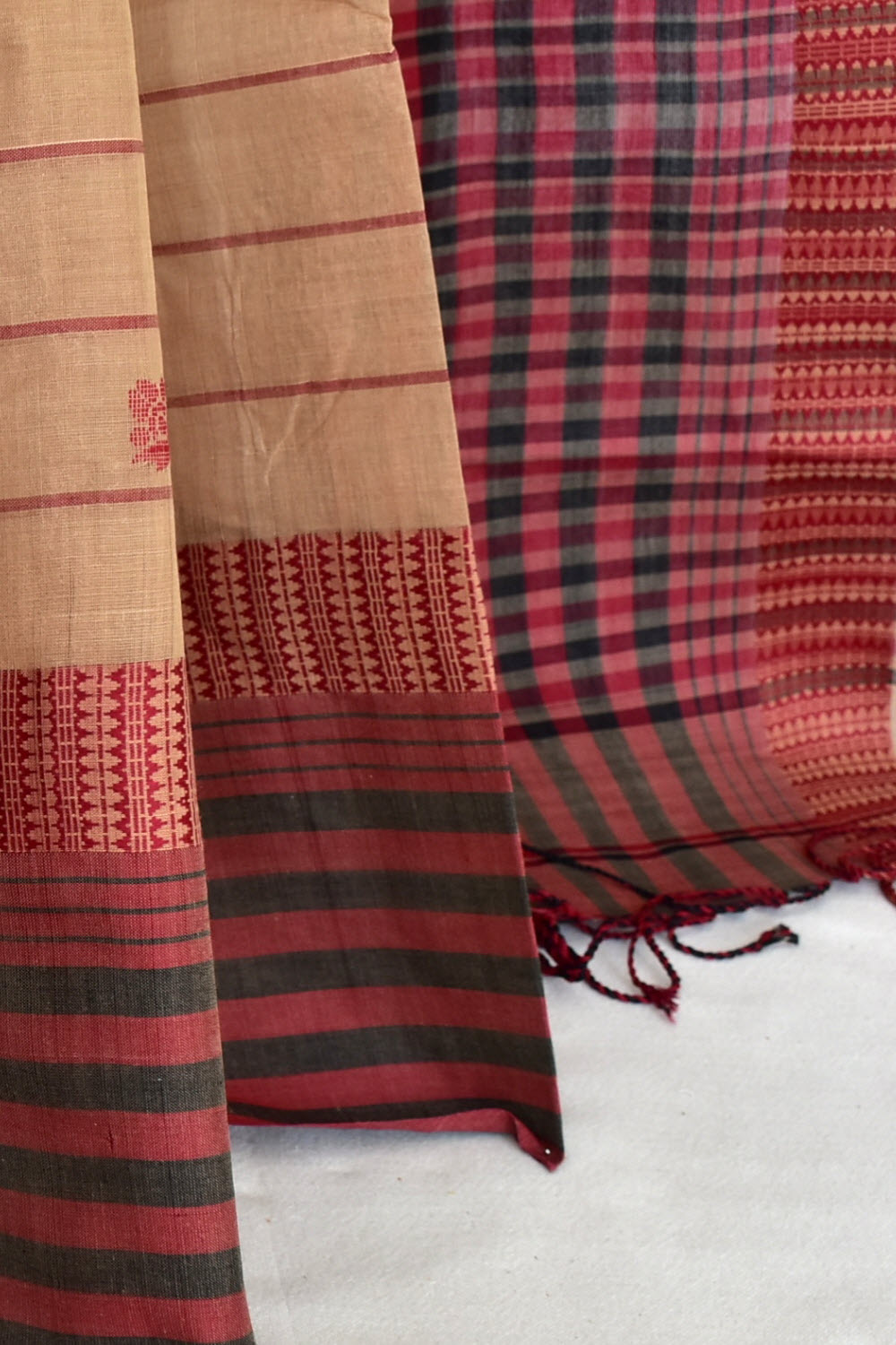 Fawn Handloom Tant Cotton Saree with Blouse 17593