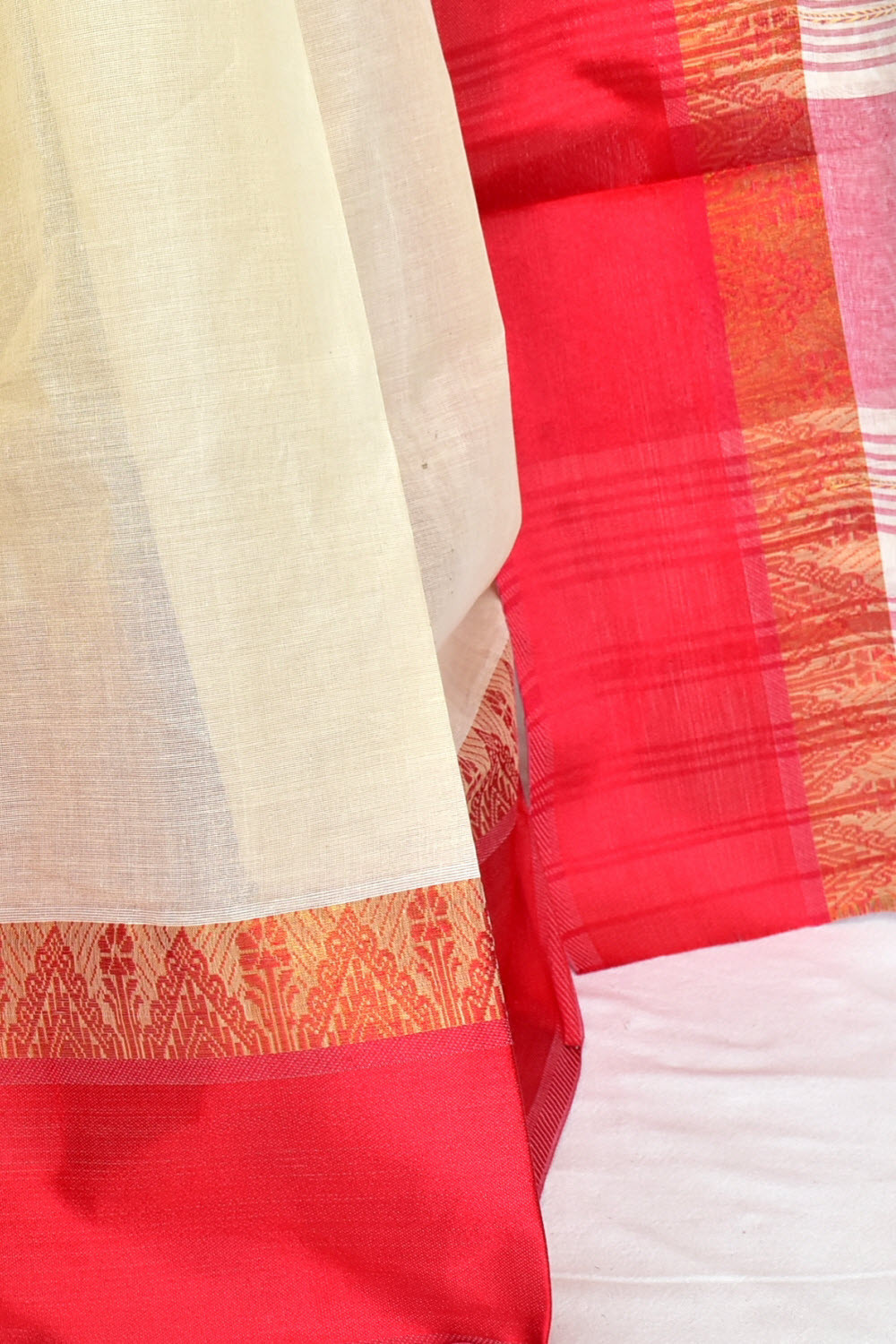 Fawn Dhaniakhali Handloom Tant Cotton Saree 13949