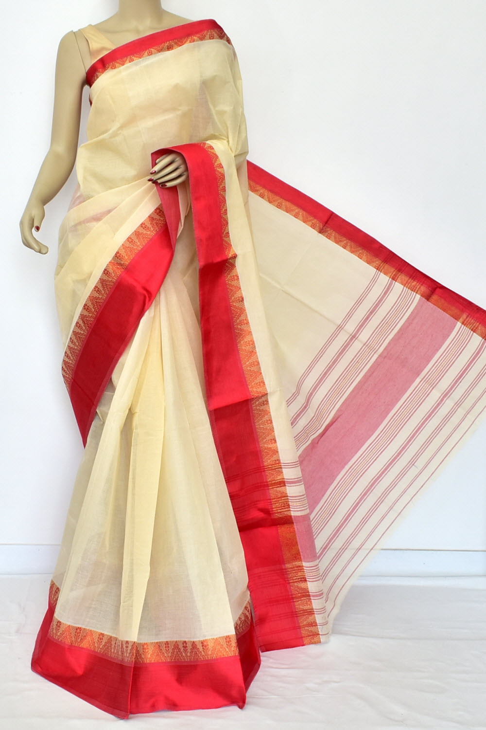 Fawn Dhaniakhali Handloom Tant Cotton Saree 13949