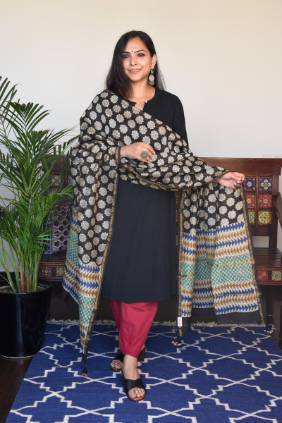 BLACK GREEN COTTON SILK