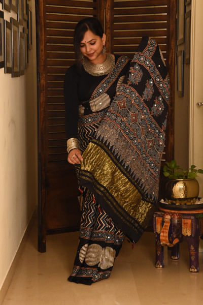 BLACK CIRCLE ZIG ZAG AJRAKH MODAL SILK SAREE WITH MIRROR WORK