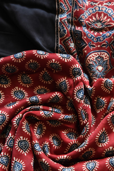HALF BLACK HALF RED AJRAKH MODAL SILK SAREE WITH MIRROR WORK