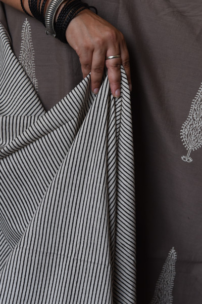 BROAD MULTICOLOR GREY PATCHWORK COTTON SAREE