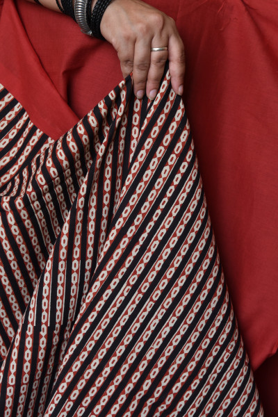 BLACK LOOP RED PATCHWORK COTTON SAREE