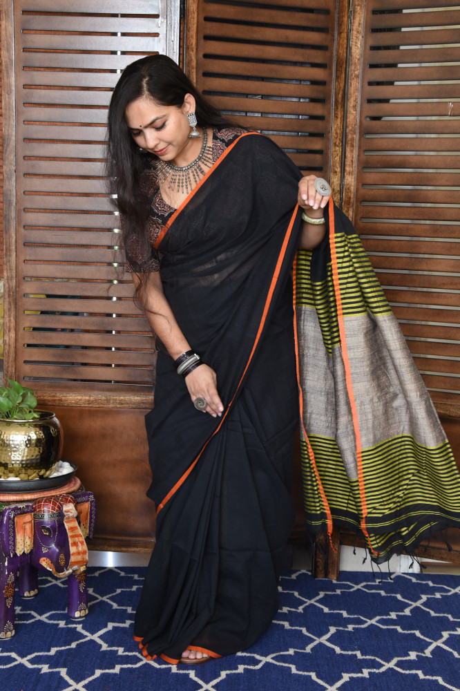 Image of BLACK BENGAL COTTON SAREEE WITH GHICHA PALLA