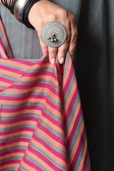 CROSS SHADED GREY MANGALGIRI STRIPPED SAREE