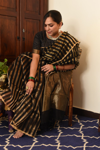 BLACK CHANDERI SILK SAREE WTIH GOLDEN ZARI
