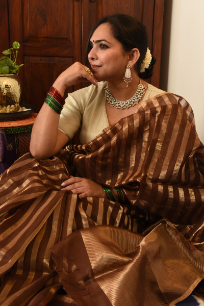 BROWN CHANDERI SILK SAREE WTIH GOLDEN ZARI