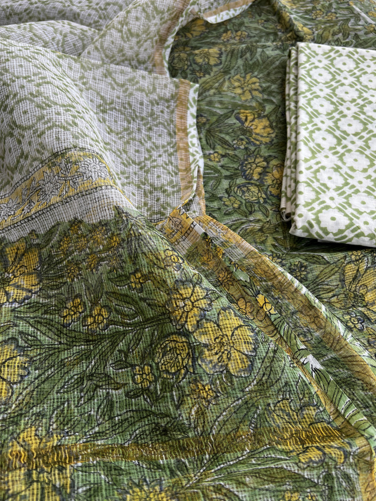 Image of YELLOW GREEN FLORA