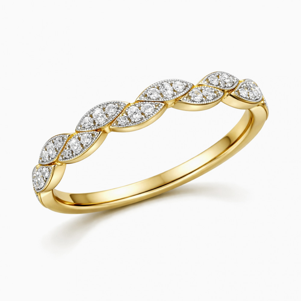 Image of PetalLink Diamond Band Ring in Yellow Gold