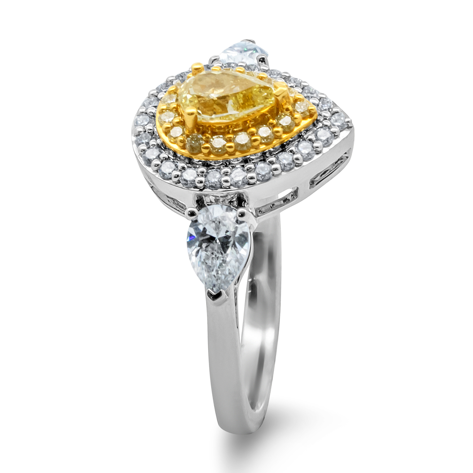 18k Yellow Diamonds Ring