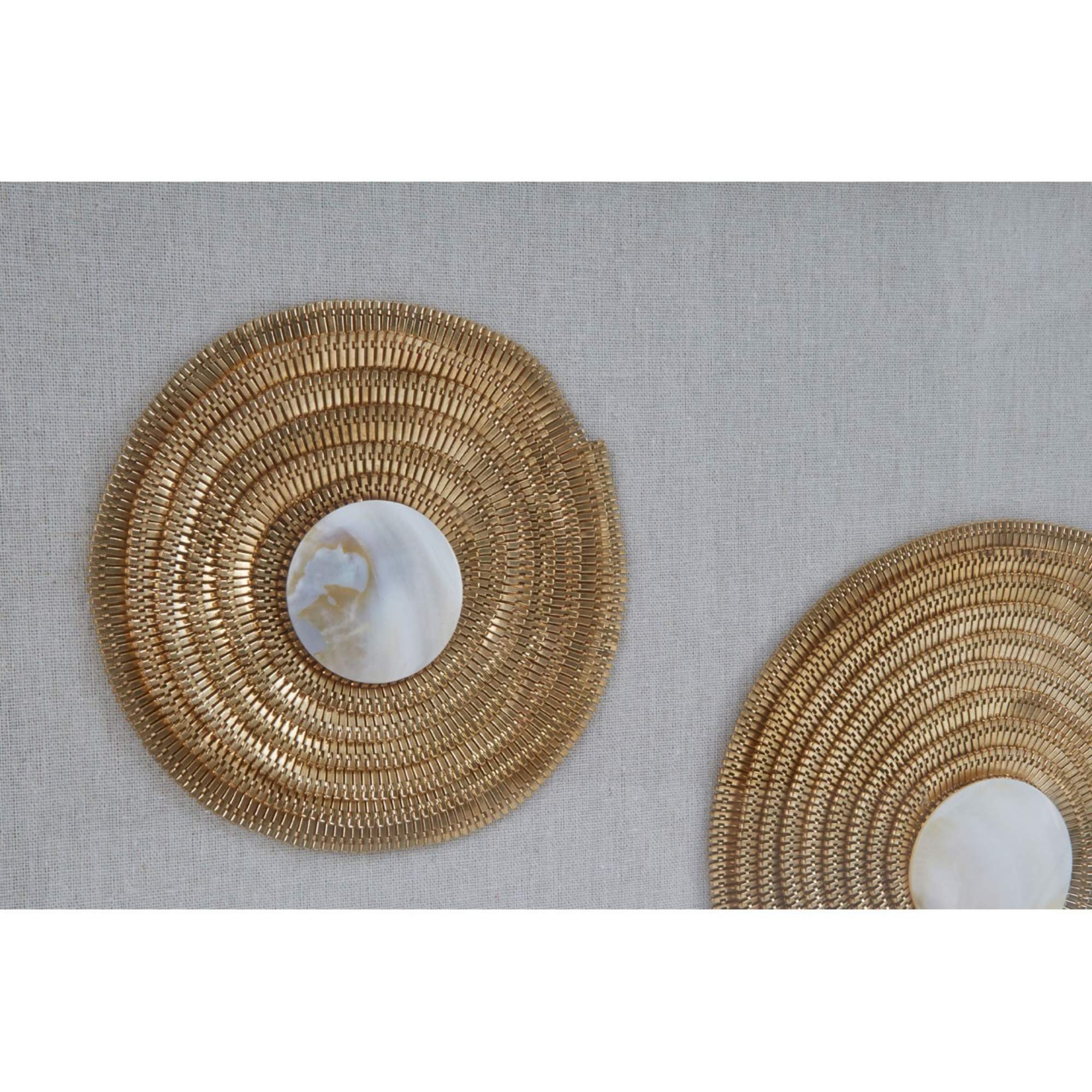 Gold Discs Circle Wall Art - BBWLRT49