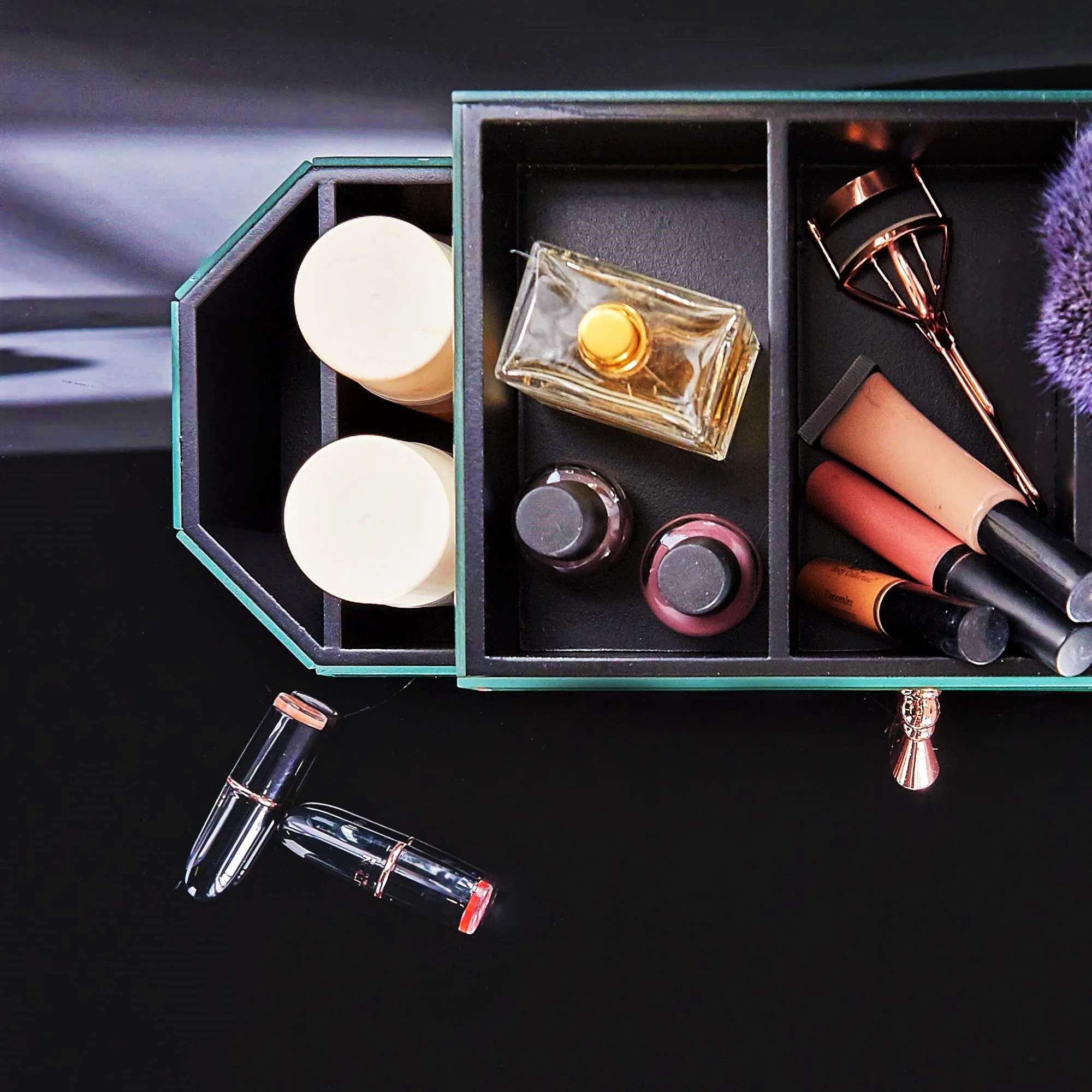 ELEGANTE Mirrored Vanity Box