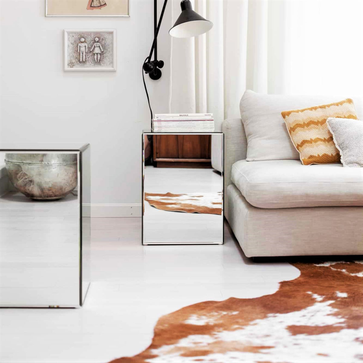 FIORA Mirrored Cube Table