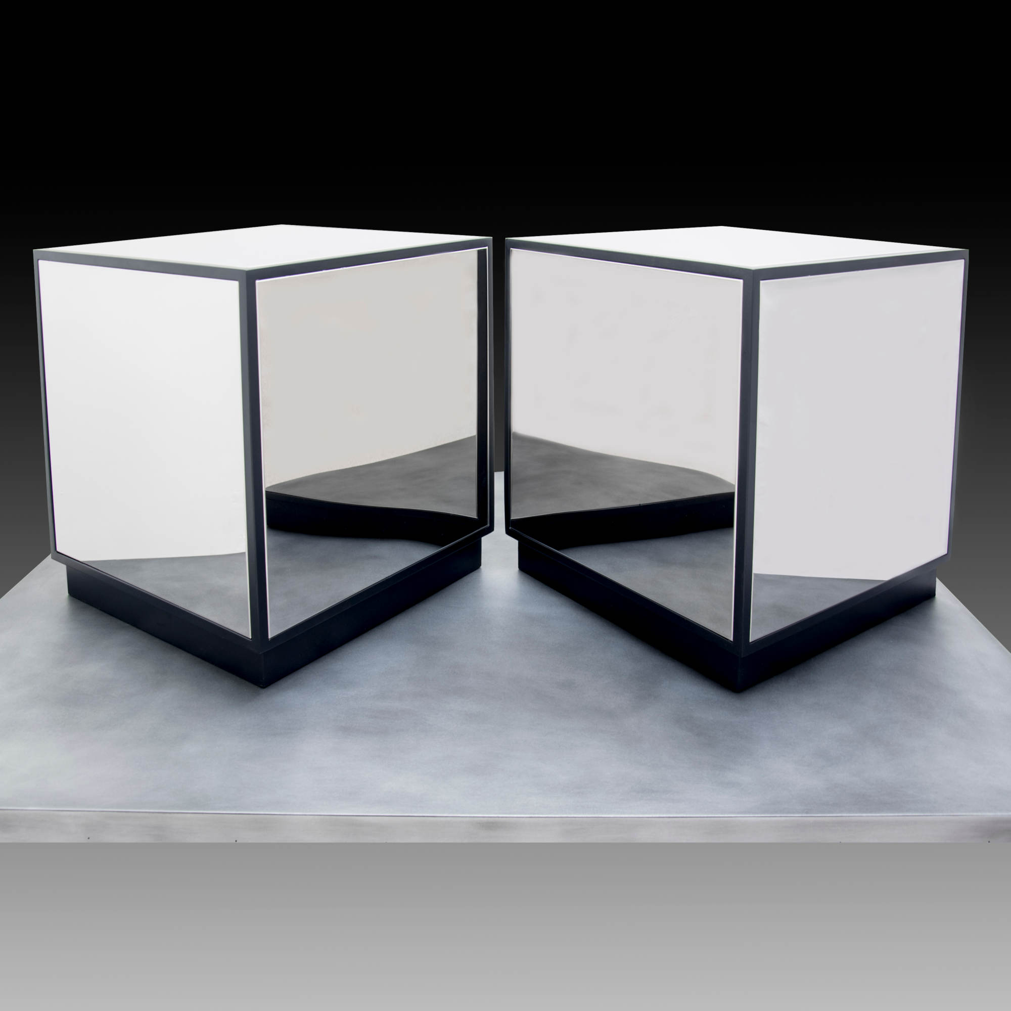 FIORA Mirrored Rustic Cube Table