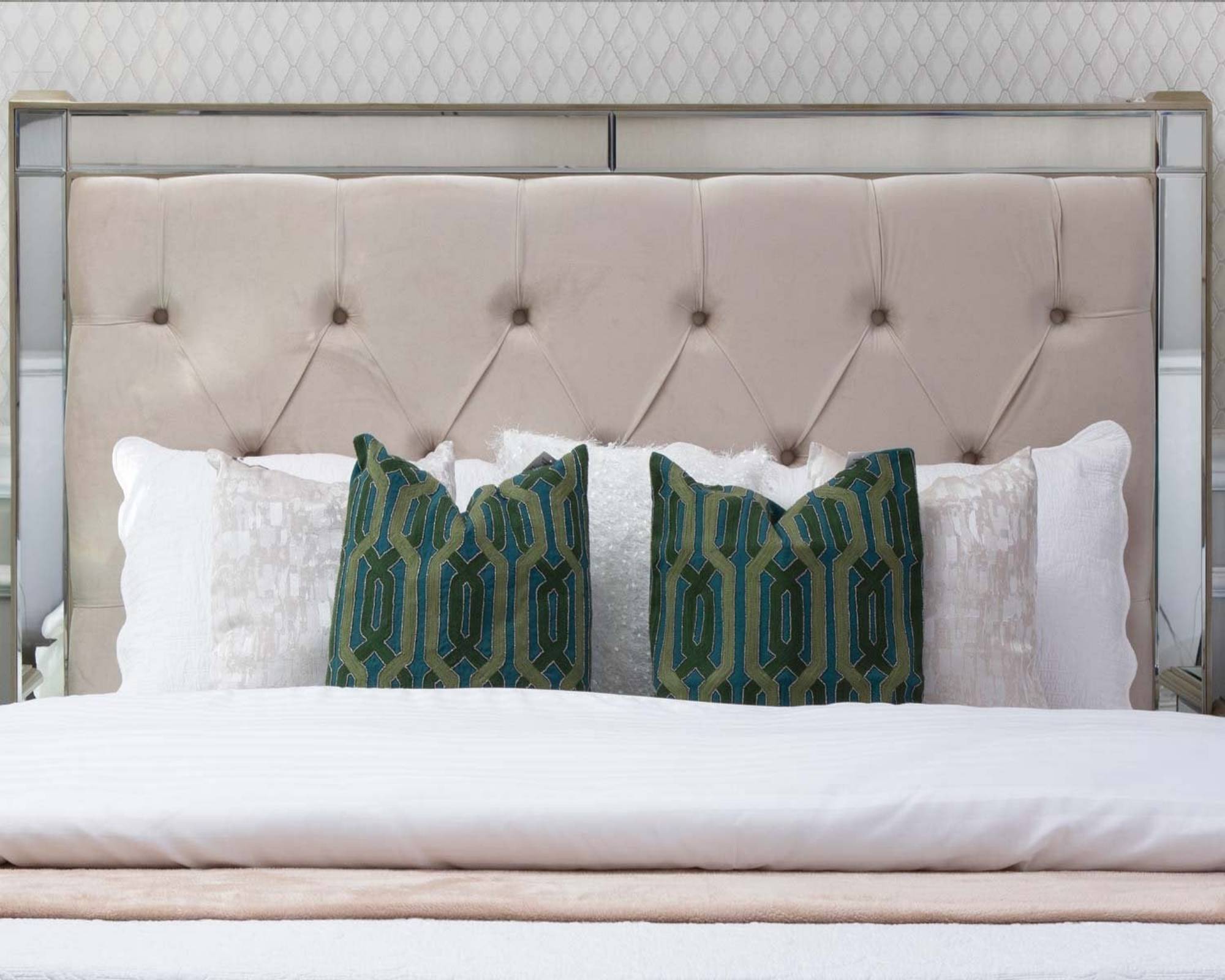 QUILLA Mirrored Moroccan Gold Collection - Bed