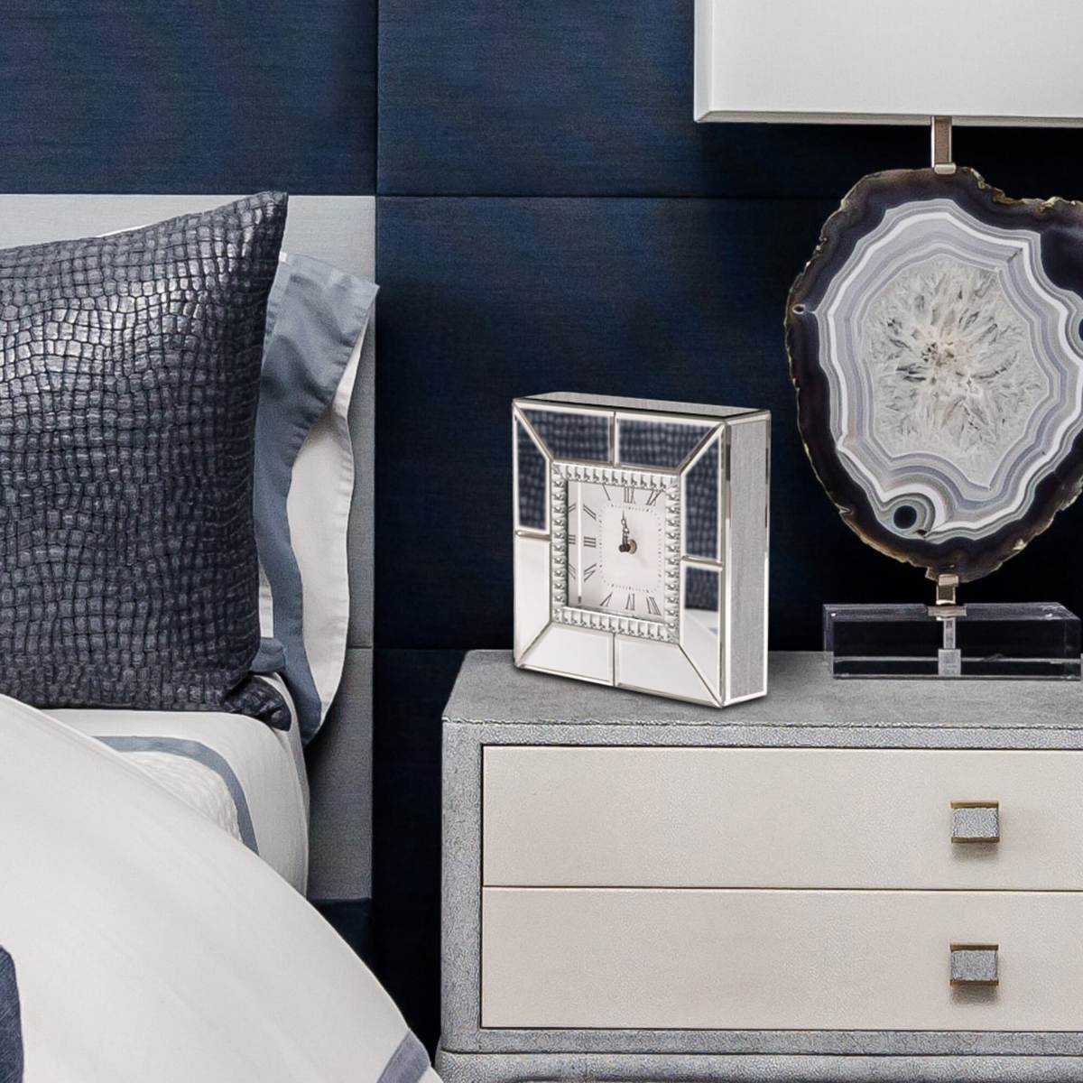 VILA Mirrored Table Clock