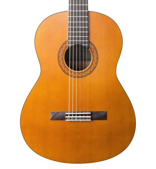Yamaha Classical Guitar C40 with Padded Case and String