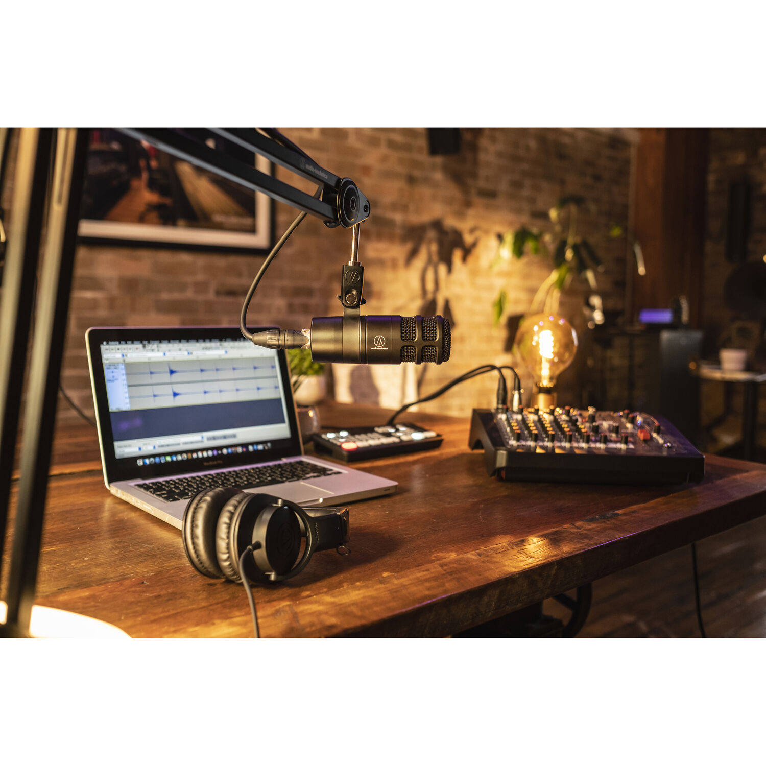 Audio-Technica AT2040 Hypercardioid Dynamic Podcast Microphone