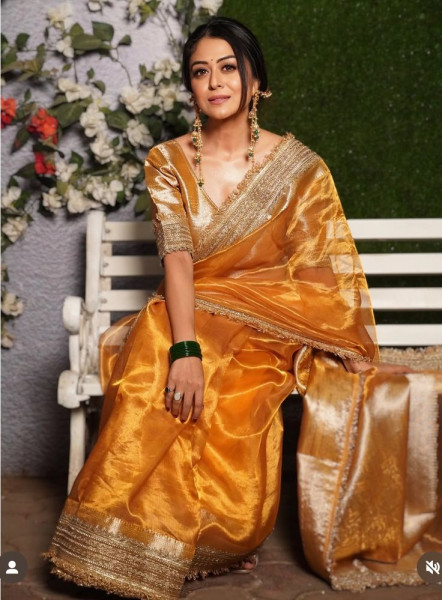 Image of Banarasi tissue silk saree with designer lace