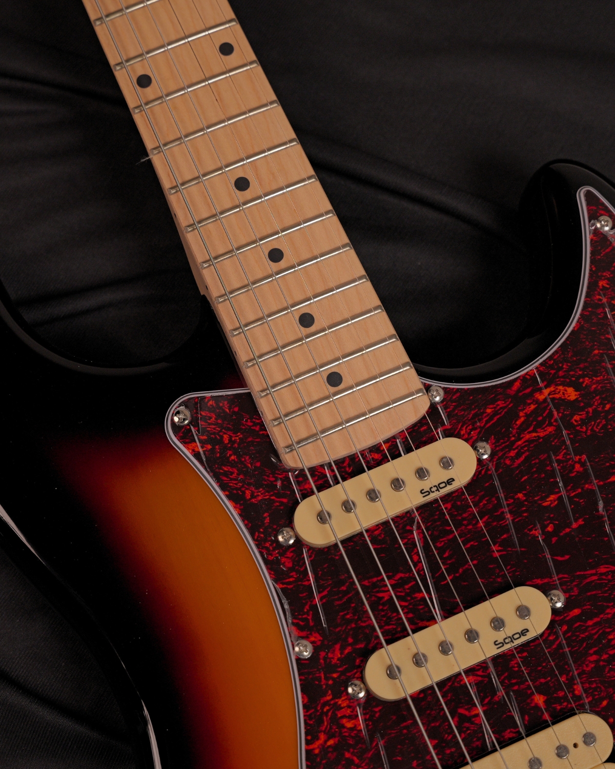 SQOE SEST250 HSS Sunburst Electric Guitar