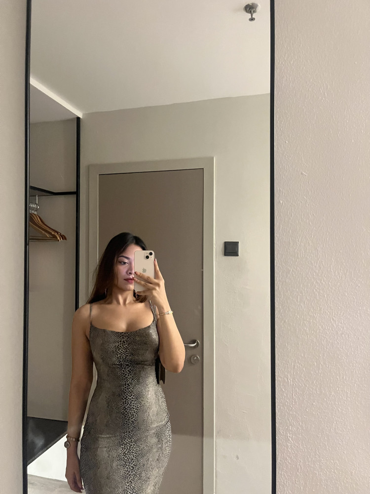 Raya Roz Raya