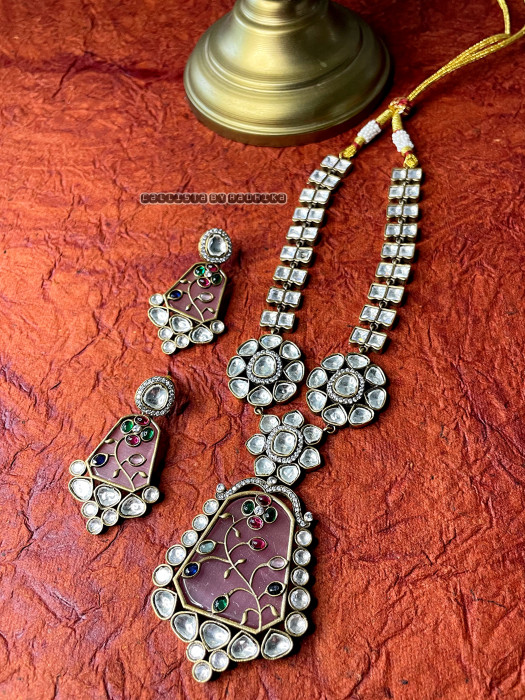 Category Alt Neckpieces