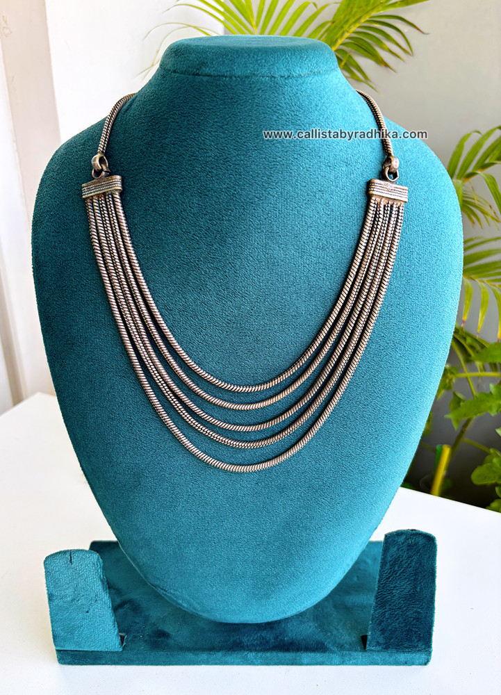 Image of Solid Silver Neckpiece