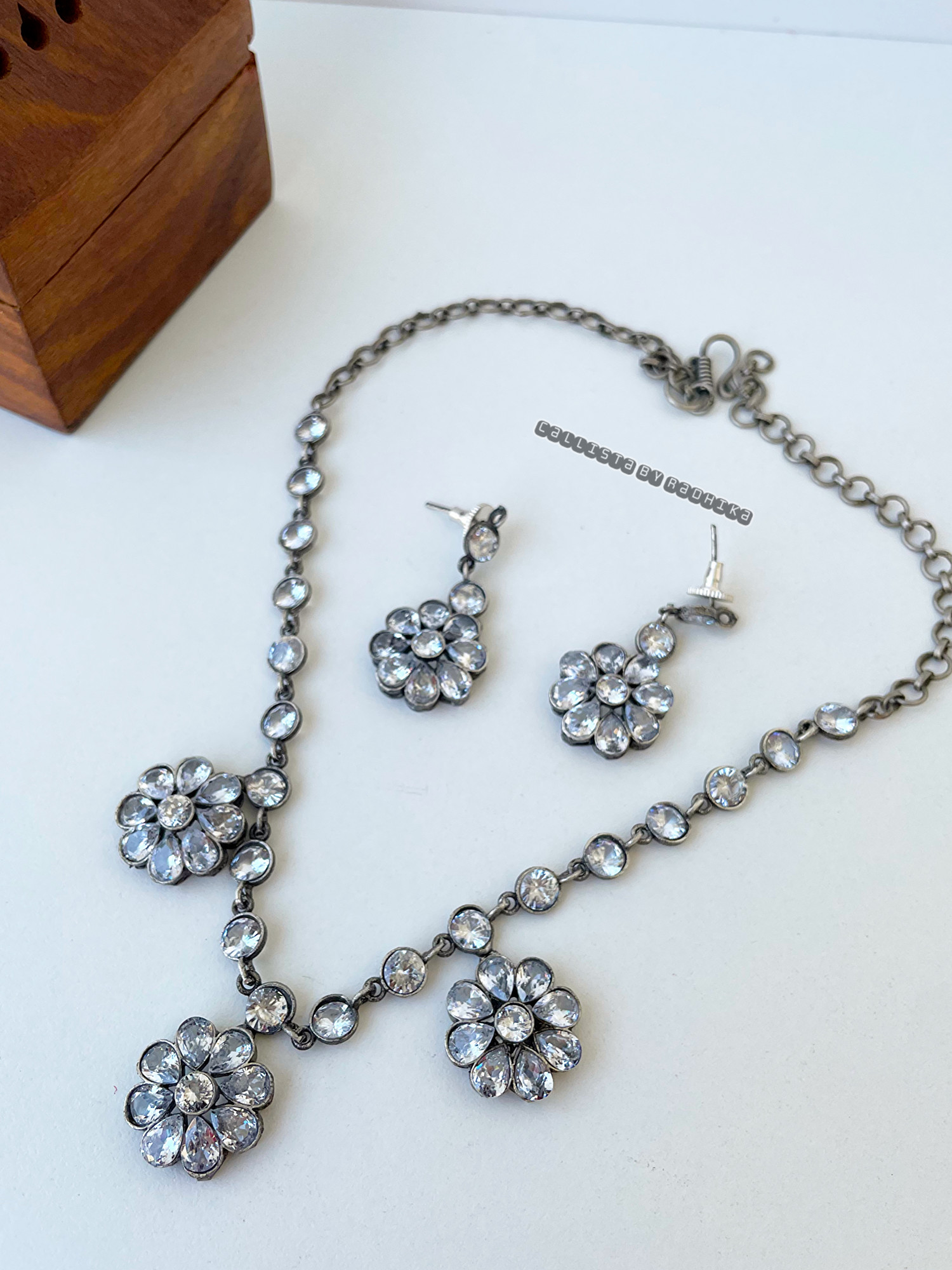 Silver Replica Neckpieces (SRN-043)