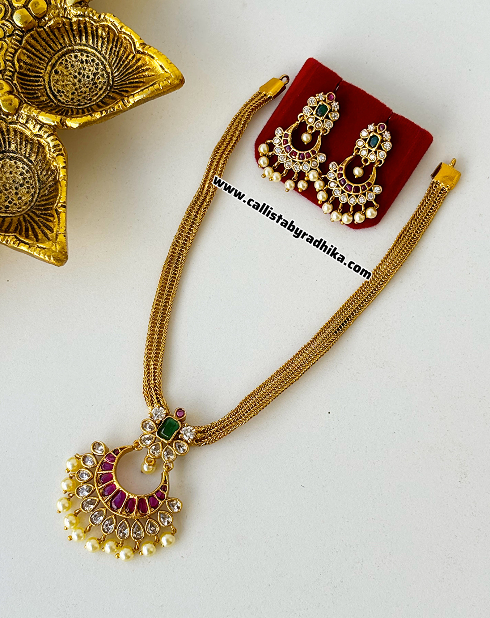 Gold Polish Attigai Necklace