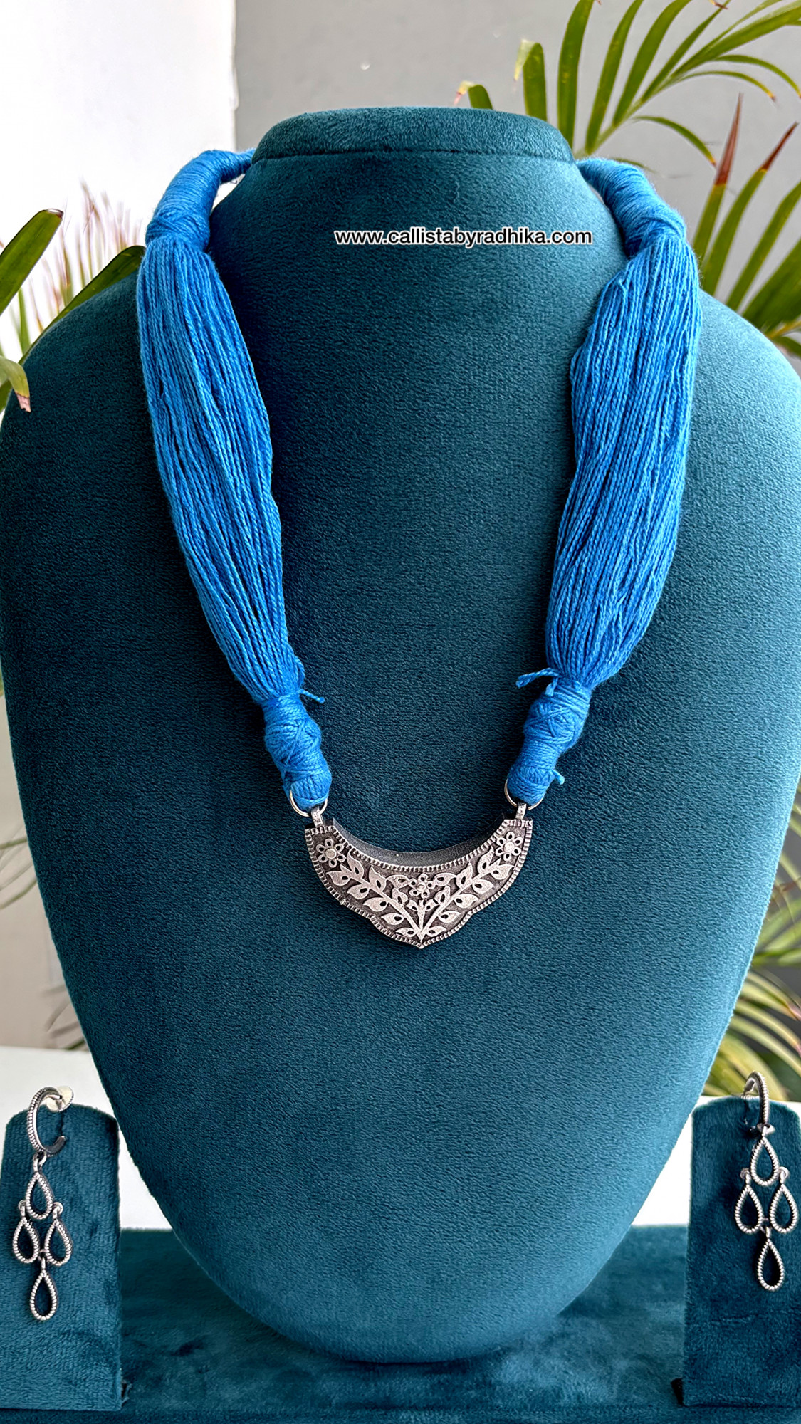 Solid Silver Neckpiece