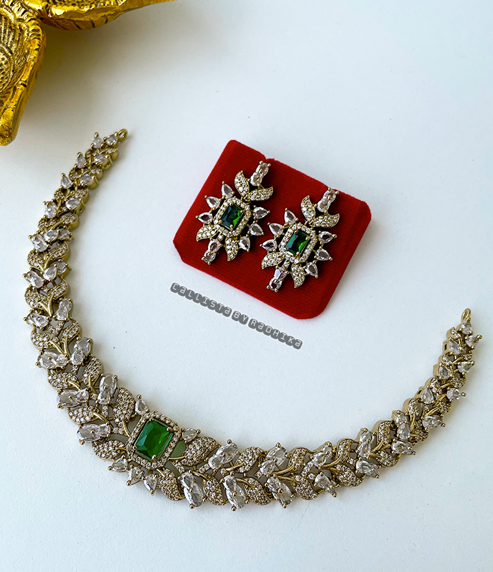 Stone Neckpiece (STN-002)