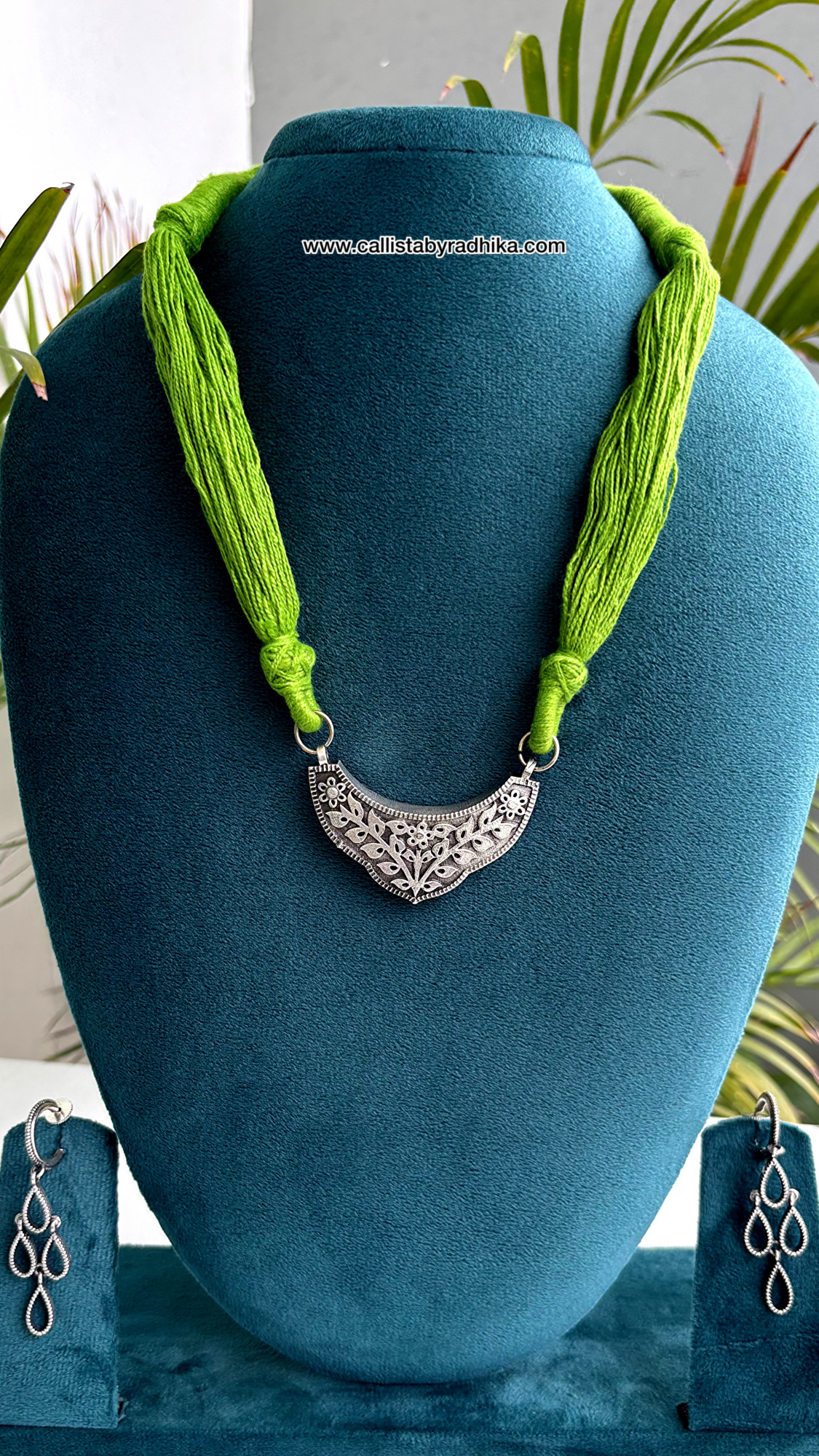 Solid Silver Neckpiece