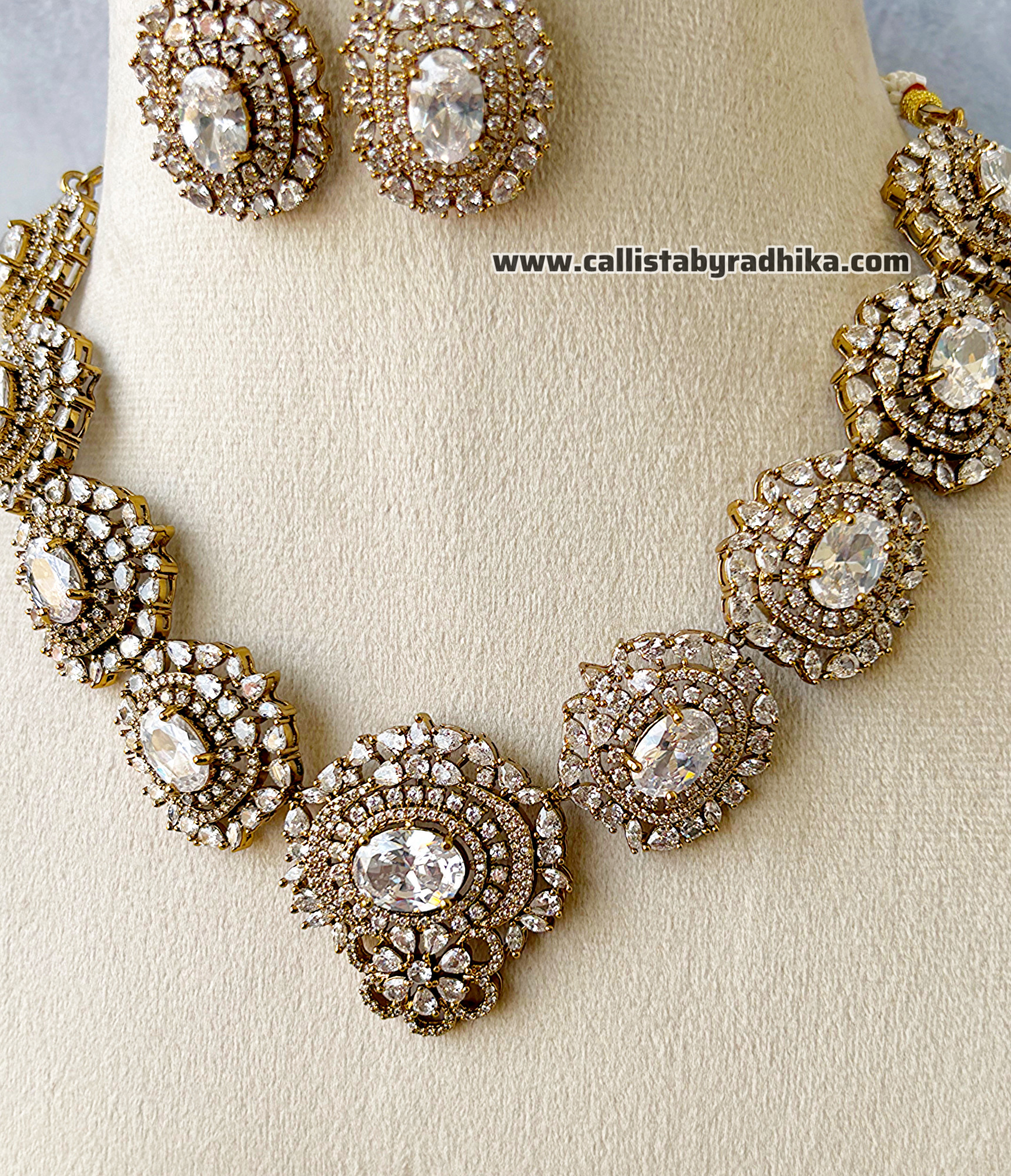 White Stone Moissainte Choker