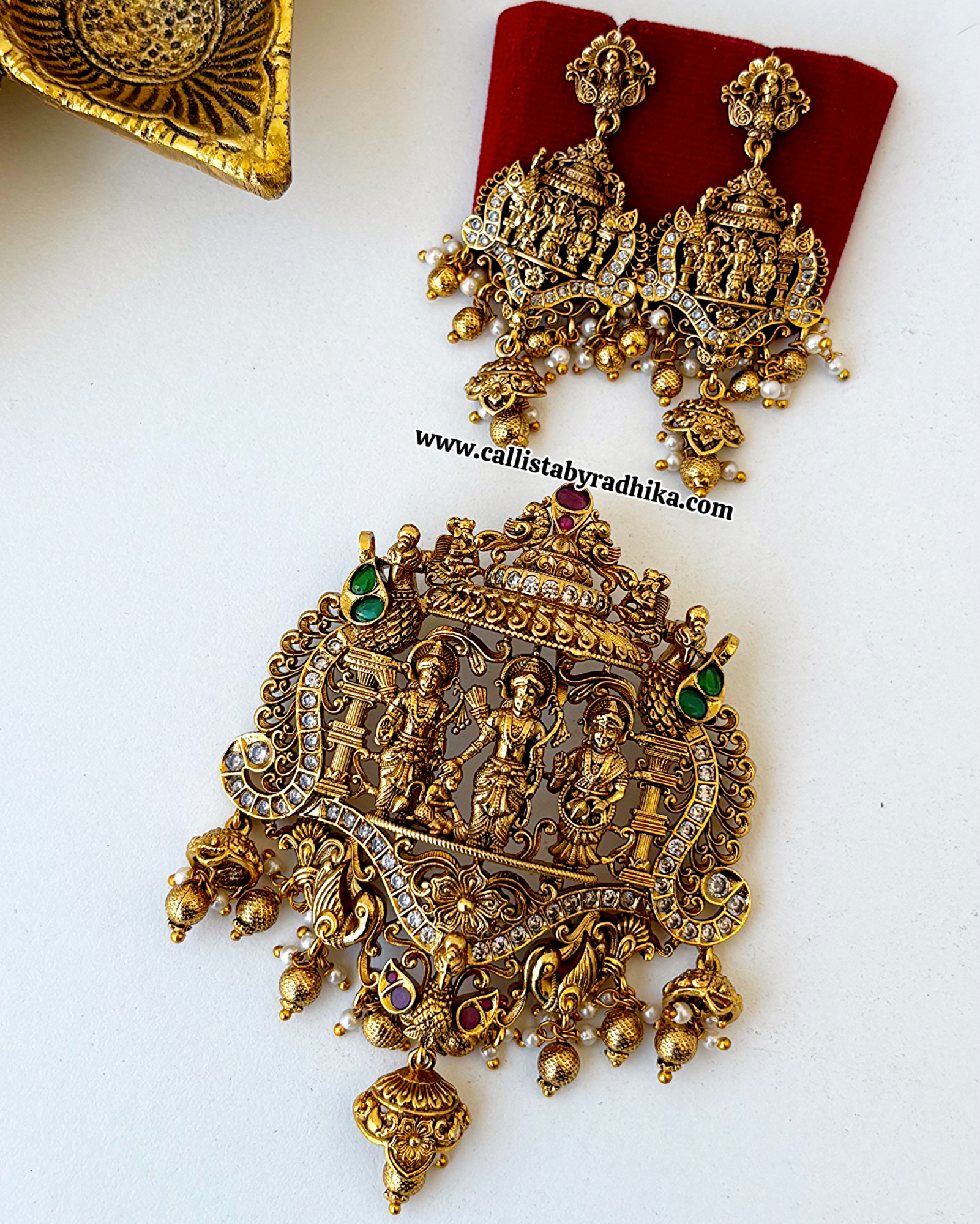 Ram Pariwaar Pendant Set