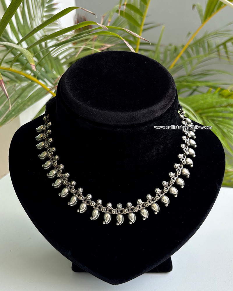 Image of Solid Silver Neckpiece