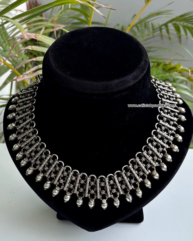 Image of Solid Silver Neckpiece