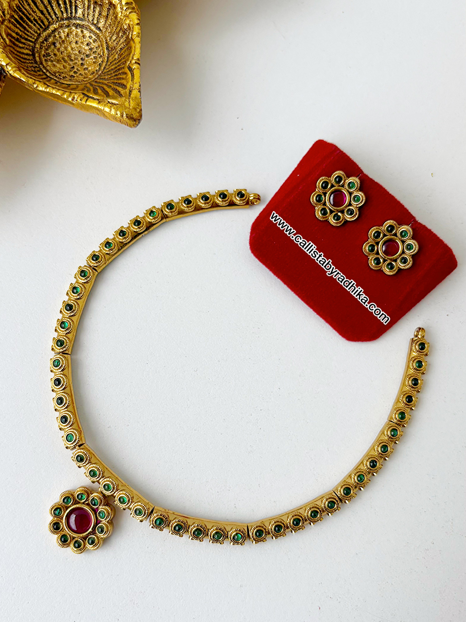 Kemp Stone Neckpiece