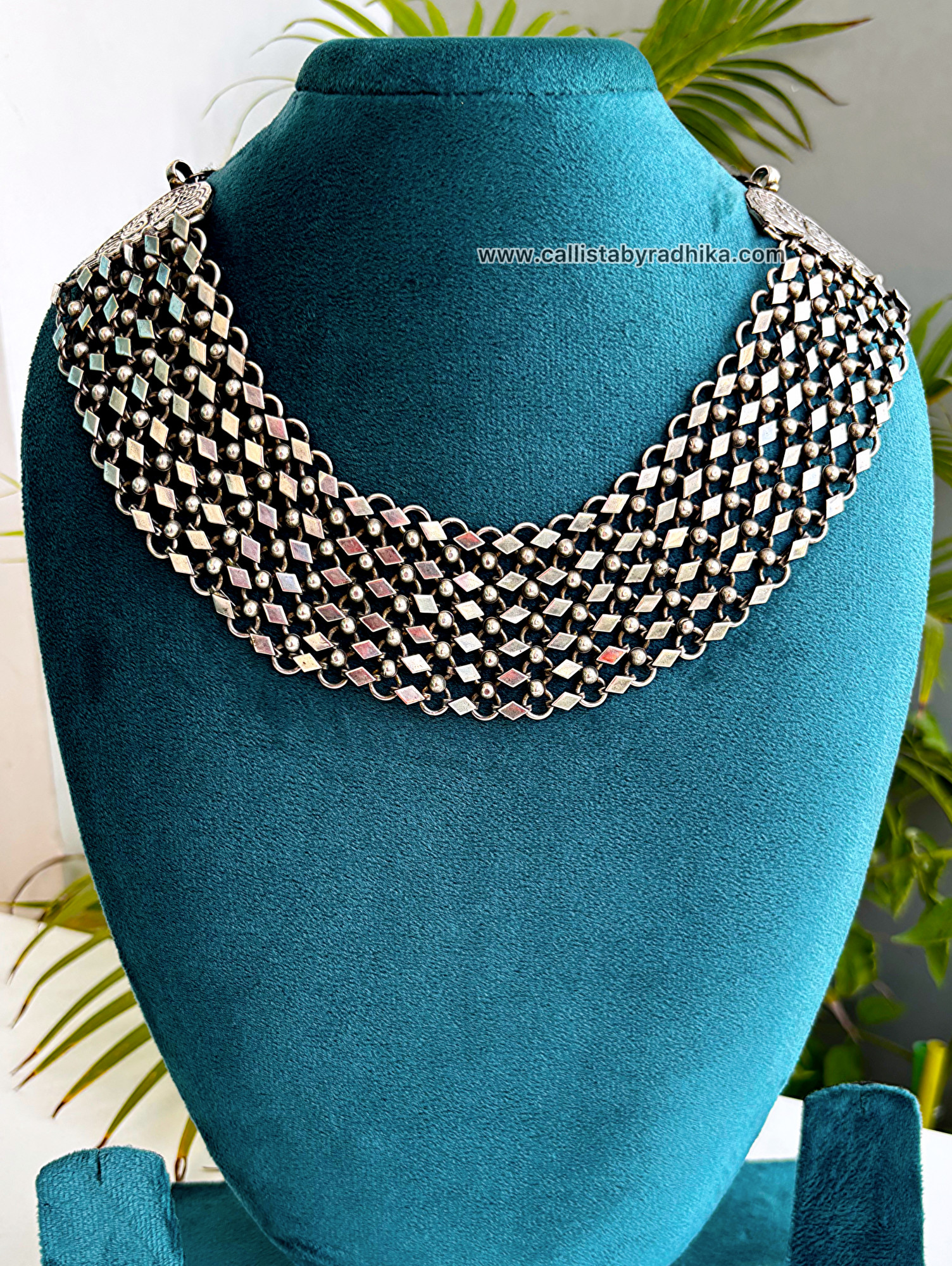 Solid Silver Neckpiece