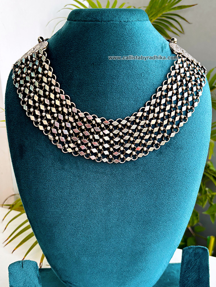 Image of Solid Silver Neckpiece