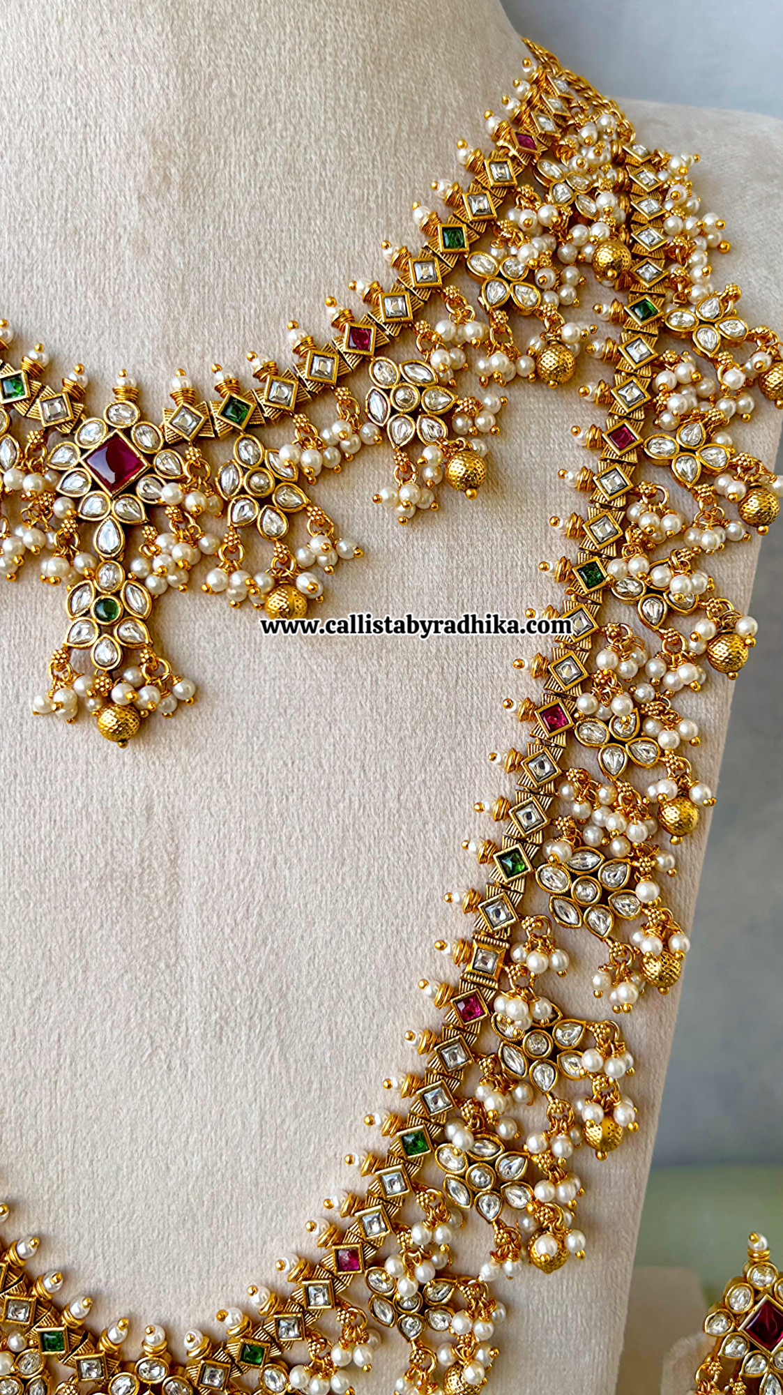 Guttupusalu Long and Short Set